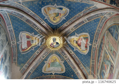 Prophets, frescoes by Giovanni da Milano in the Rinuccini Chapel, Basilica of Santa Croce (Basilica of the Holy Cross) in Florence, Italy Prophets, frescoes by Giovanni da Milano in the Rinuccini Chapel, Basilica of Santa Croce (Basilica of the Holy Cross) in Florence, Italy 116740625