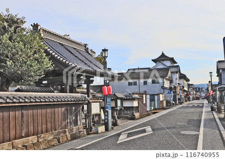 大分県日田市の人気観光スポット豆田町の上町通り 116740955