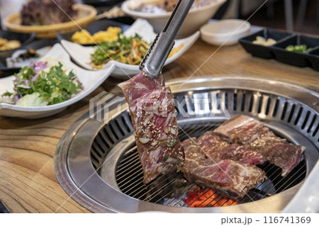Korean bbq Marinated Grilled Beef Ribs 116741369