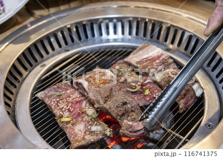 Korean bbq Marinated Grilled Beef Ribs 116741375