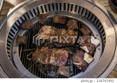 Korean bbq Marinated Grilled Beef Ribs 116741402