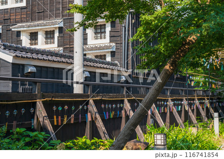 夏の半六庭園、風鈴かざり〈愛知県半田市〉 116741854