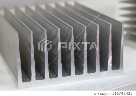 Sample shape of aluminum heat sink profile. 116742423