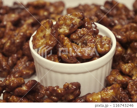 キャラメルナッツ　クルミ　胡桃 116743246