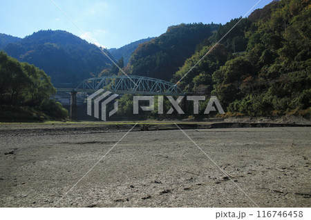 愛媛県西予市 鹿野川ダム ダム底の風景 愛媛県西予市 鹿野川ダム ダム底の風景 116746458