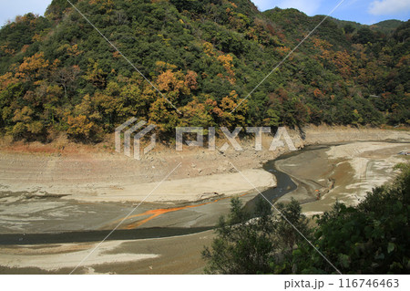 愛媛県西予市 鹿野川ダム ダム底の風景 愛媛県西予市 鹿野川ダム ダム底の風景 116746463