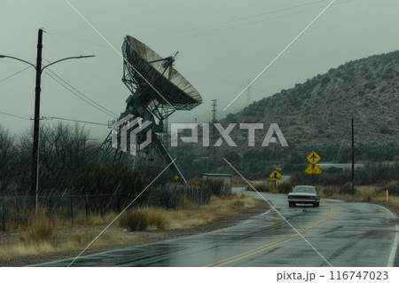 Sweeping Skyward: Desert's Solitary Telescope Array Sweeping Skyward: Desert's Solitary Telescope Array 116747023