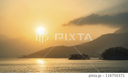 夜明けの珍小島 洞爺湖 16:9 洞爺湖町 夜明けの珍小島 洞爺湖 16:9 洞爺湖町 116750371