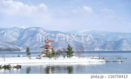 冬の浮見堂　洞爺湖　16:9　洞爺湖町 116750413