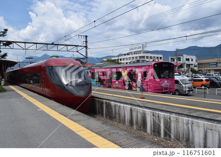 富士急行8500系と6000系 116751601