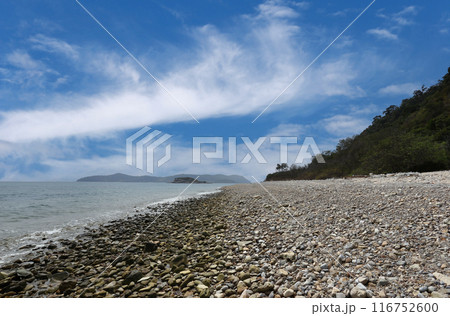 The seaside of the beautiful Koh Larn beach in Chonburi Province of Thailand. 116752600