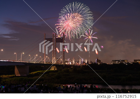 《東京都》打上花火と是政橋・TOKYOシティポップ花火 116752915