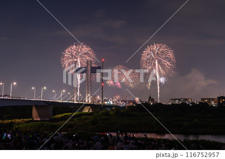 《東京都》打上花火と是政橋・TOKYOシティポップ花火 116752957
