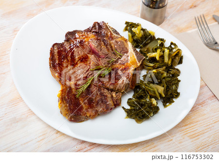 Grilled beef with chard 116753302
