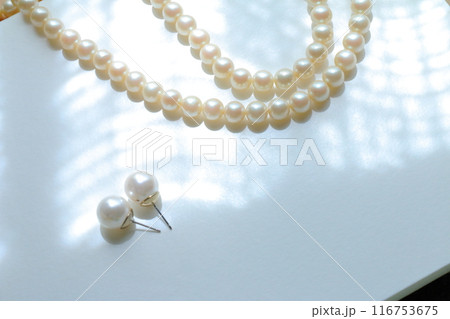 白く美しいジュエリーパールのネックレス 素材 画像 白く美しいジュエリーパールのネックレス 素材 画像 116753675