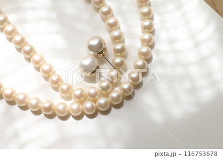 白く美しいジュエリーパールのネックレス 素材　画像 116753678