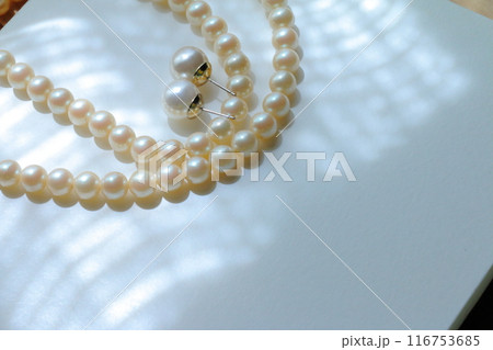 白く美しいジュエリーパールのネックレス 素材 画像 白く美しいジュエリーパールのネックレス 素材 画像 116753685
