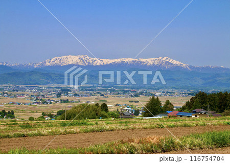 恋人坂からの飯豊山(福島県・喜多方市) 恋人坂からの飯豊山(福島県・喜多方市) 116754704