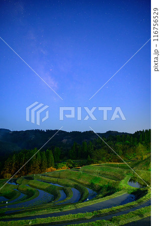 大山千枚田と夜空 116756529