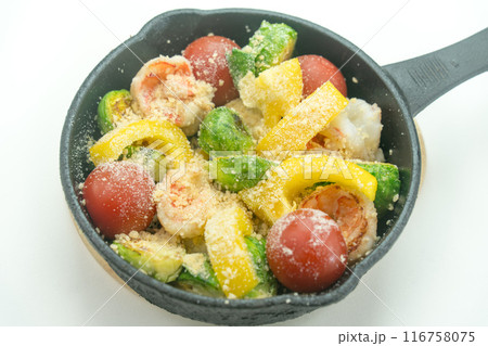 野菜と海老の焼きサラダ 116758075