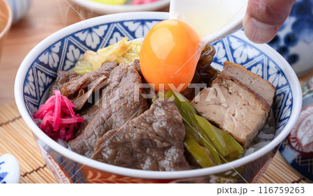 すき焼き丼 116759263