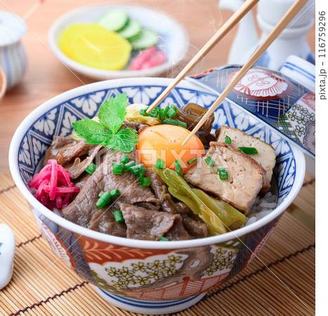 すき焼き丼 すき焼き丼 116759296