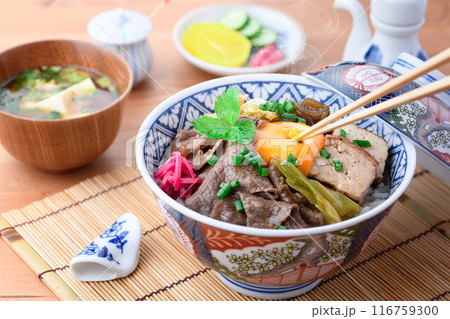 すき焼き丼 すき焼き丼 116759300