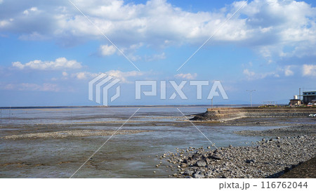 肥前七浦から見た有明海の干潟【佐賀県鹿島市】 肥前七浦から見た有明海の干潟【佐賀県鹿島市】 116762044