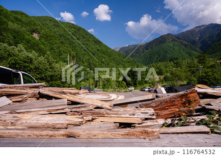 木曽駒冷水公園 積まれた木材 木曽駒冷水公園 積まれた木材 116764532