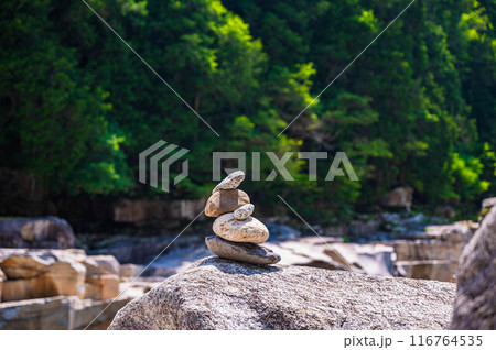 寝覚の床　岩の上のケルン 116764535