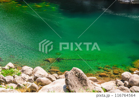 寝覚の床　エメラルドグリーンの水面 116764564