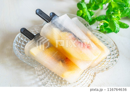 手作り桃アイスバー 116764636