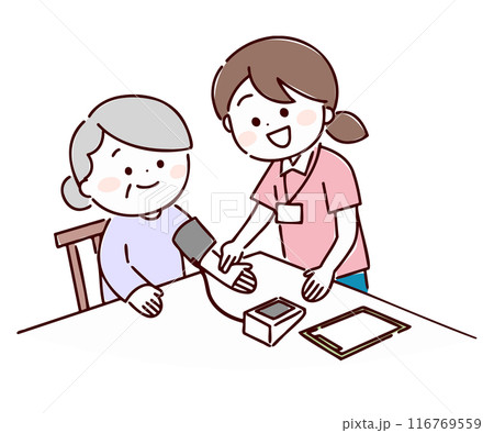 シニア女性の血圧を測る看護師 シニア女性の血圧を測る看護師 116769559