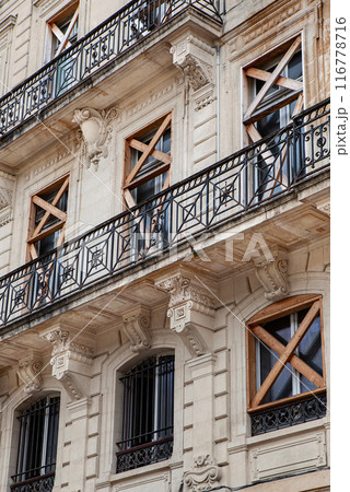 This building is secure because it is dangerous 116778716