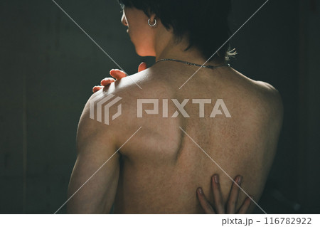 オトコのカラダ 116782922