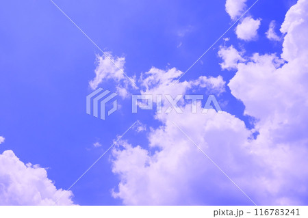 雲のある青空 (背景素材） 116783241