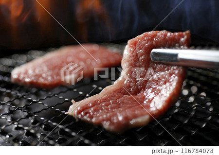 焼肉イメージ　網焼き 116784078