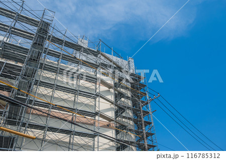 ビルの解体工事に伴う足場の架け払い 116785312