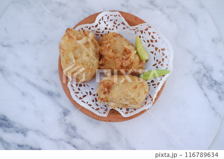Bakwan sayur or bala-bala or ote-ote is vegetebles fritter from Indonesia Bakwan sayur or bala-bala or ote-ote is vegetebles fritter from Indonesia 116789634