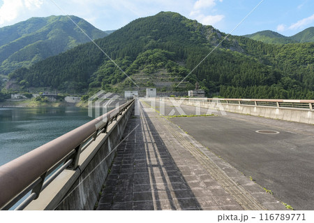 荒川水系に建設された滝沢ダム 116789771