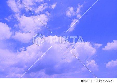 雲のある青空 (背景素材) 雲のある青空 (背景素材) 116790571