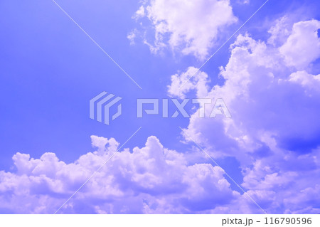 雲のある青空 (背景素材） 116790596
