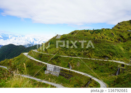 Sunny Weather in Silk Route During Vacation in Sikkim 116792081
