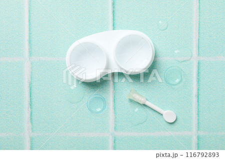 Contact lenses for eyes with a container for their storage Contact lenses for eyes with a container for their storage 116792893