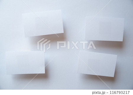 並べる白いカード 116793217