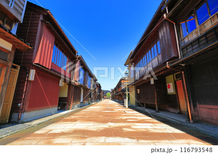 【石川県】快晴の金沢（ひがし茶屋街）　 116793548