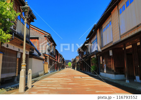 【石川県】快晴の金沢（ひがし茶屋街）　 116793552