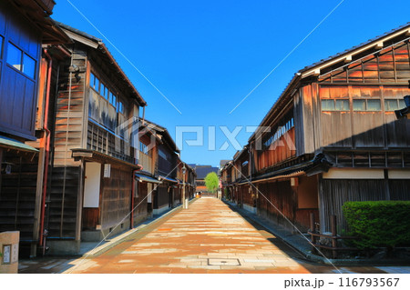【石川県】快晴の金沢（ひがし茶屋街）　 116793567
