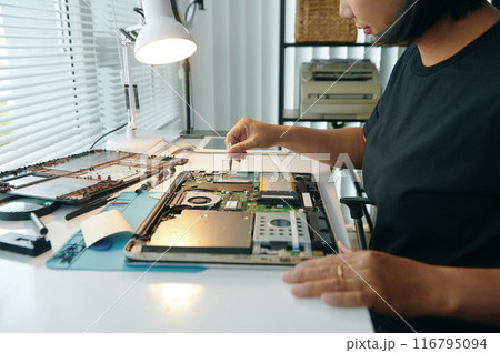 Master Inspecting Computer With Tool 116795094