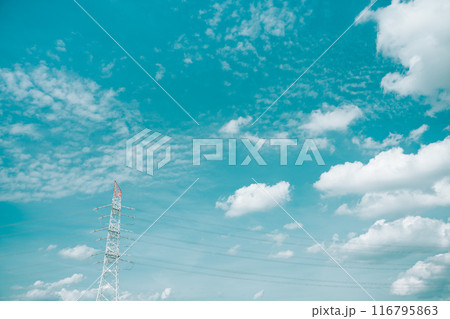 爽やかな夏の青空と雲 116795863